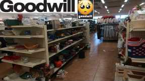 GOODWILL SHOPPING!!! LET'S SEE WHAT THIS STORE IS LIKE