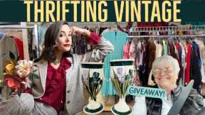 Thrift With Me For Vintage - Goodwill shopping - St Vinnie's - Antique Mall Thrift Haul