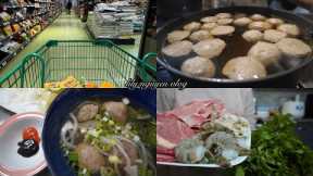 Grocery shopping in Canada, winter comfort foods on cold nights. Having Pho and hot pot at home.