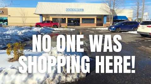 I had the Goodwill bins to myself!!!  #goodwill #thrifting #goodwillbins