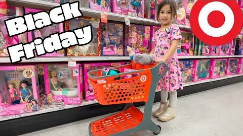 BLACK FRiDAY TOY SHOPPiNG WiTH BiG KiD SHOPPiNG CART!!Oak gets MOM a Present and wears KPOP Dress!